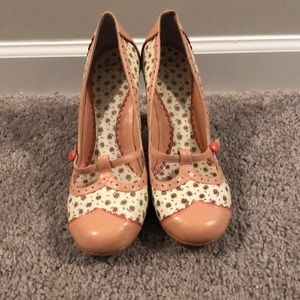 Shelly’s London Retro heels - size 40/9